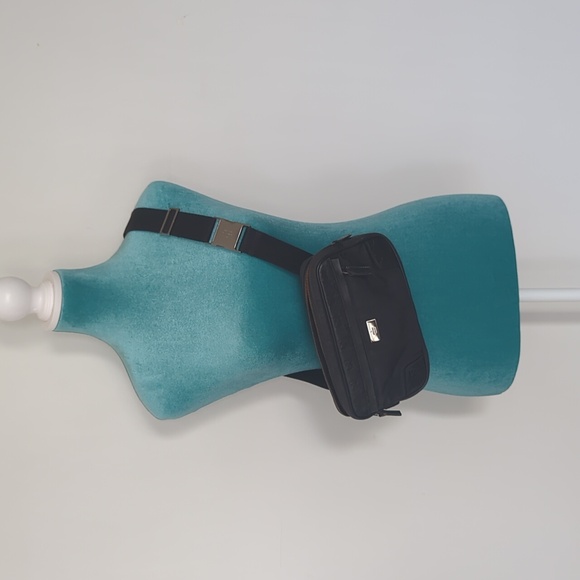 Gucci Handbags - Gucci Bum/Belt Bag Crossbody